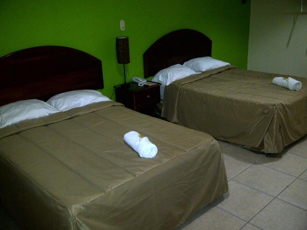 Hotel Cibeles La Ceiba Habitación foto